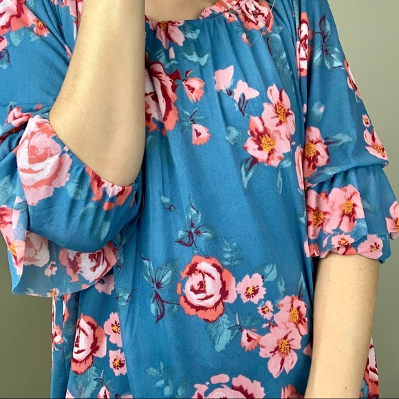 Democracy Floral Cold Shoulder Top - Picture 5 of 7